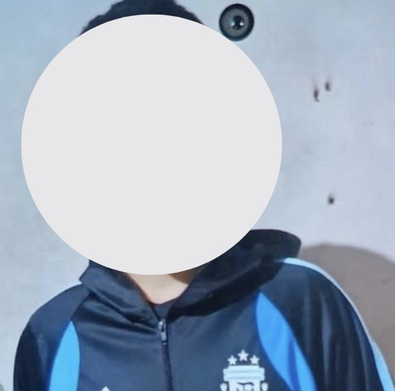 Tiene 80 años y fue aprehendido por intentar colgarse de la luz