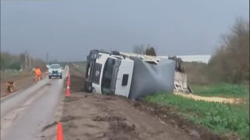 camionvuelco1.jpg_815021171