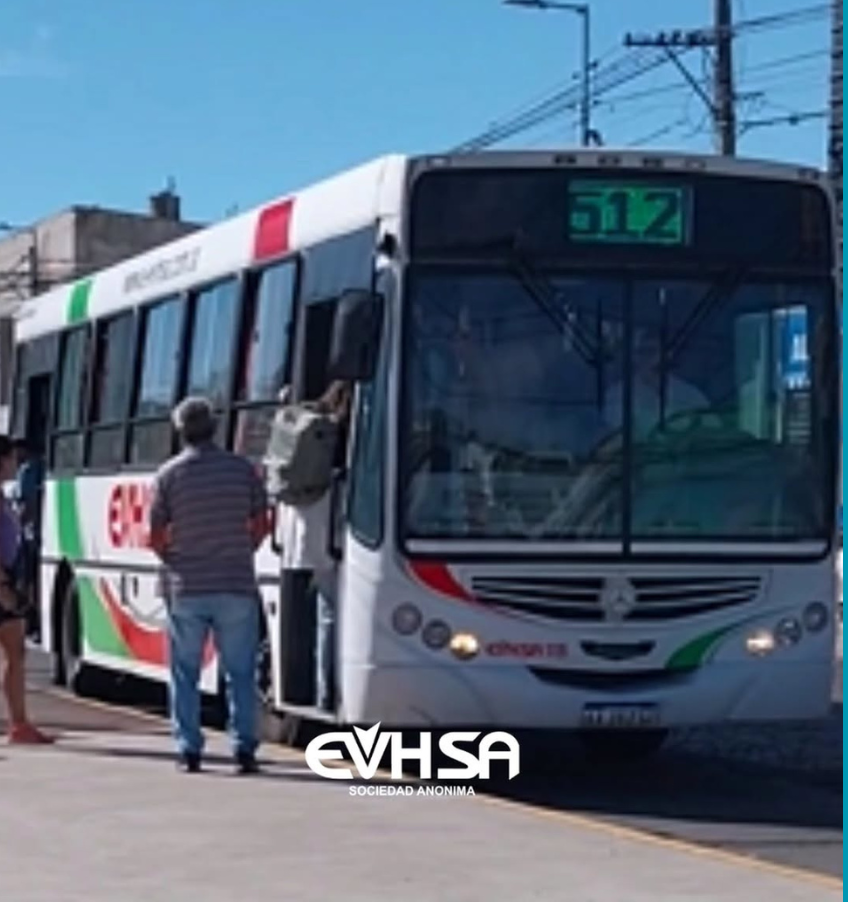 Violenta colisión entre dos vehículos en la esquina de Don Bosco y Cernadas (2)