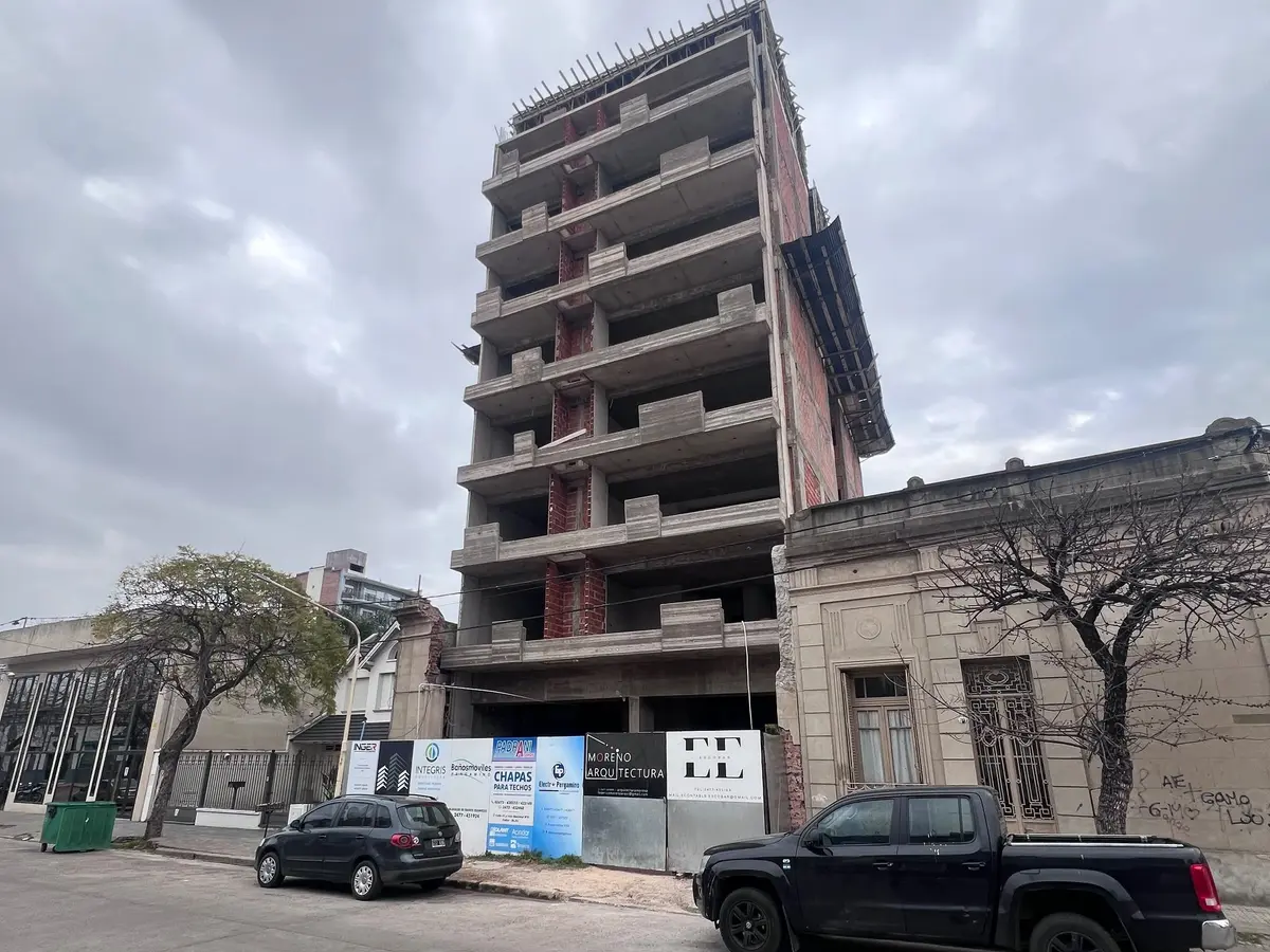 accidente-laboral-fatal-murio-un-operario-tras-caer-al-foso--834fc1c2
