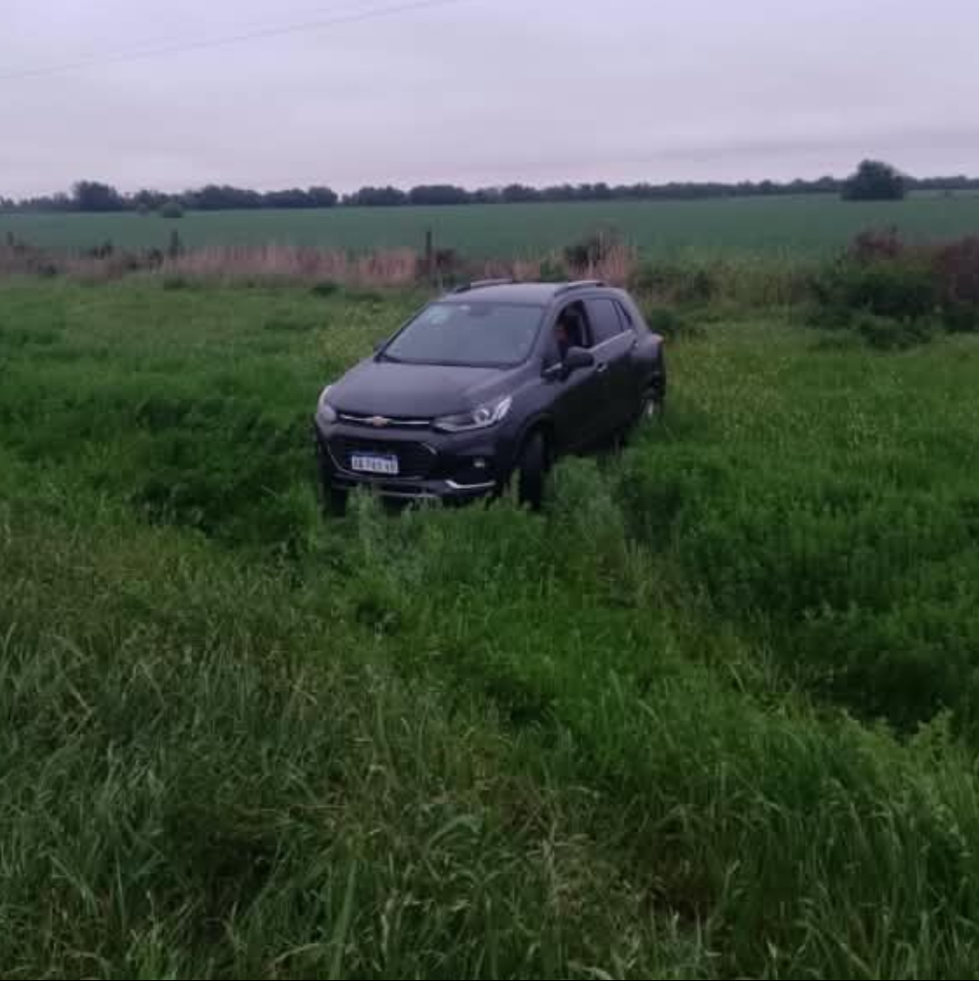 Ramallo despistó un automóvil en el Camino de la Costa (1)